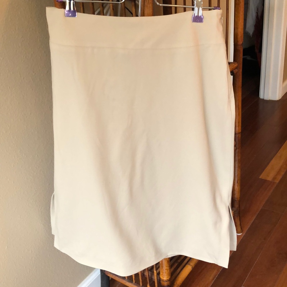 Banana Republic Stretch Skirt, size 8 Tan/Beige